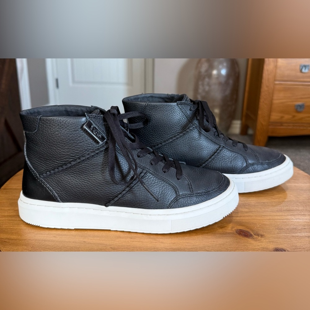 UGG Black Leather High-Top Sneakers Alameda Chukka EUC Size 7.5